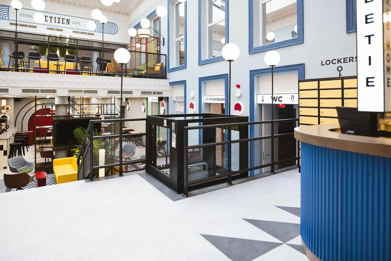 NETIZEN Budapest Centre 0*,  Hongrie