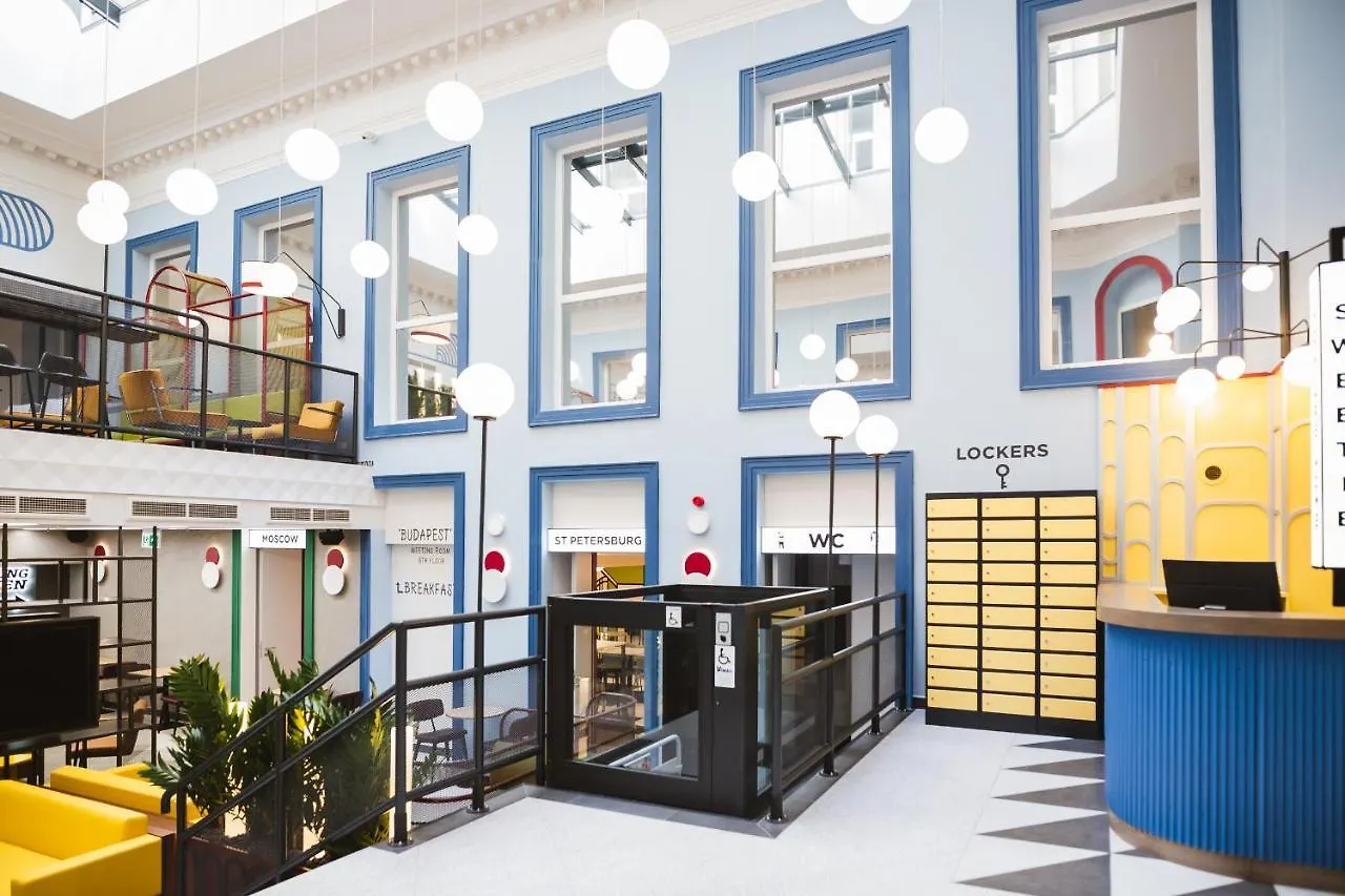 NETIZEN Budapest Centre 0*,