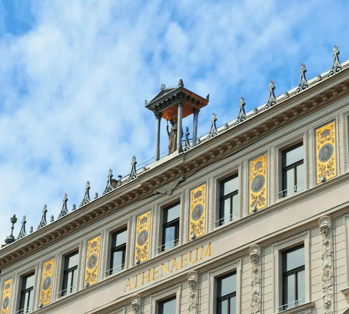 NETIZEN Budapest Centre Hongrie