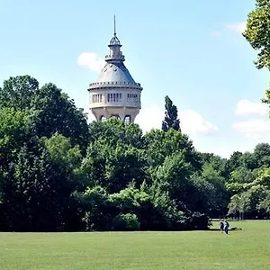 Louis Budapest