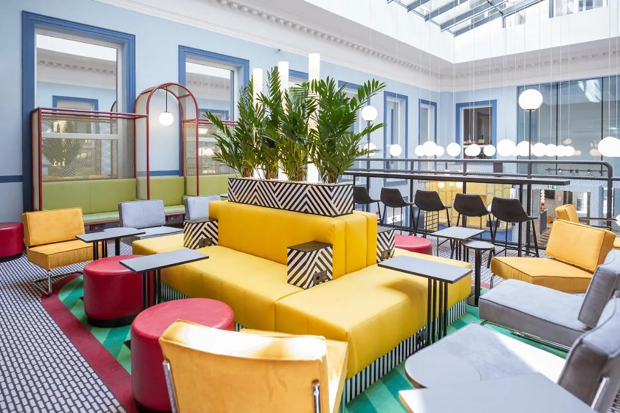 Netizen Budapest Centre 0*,